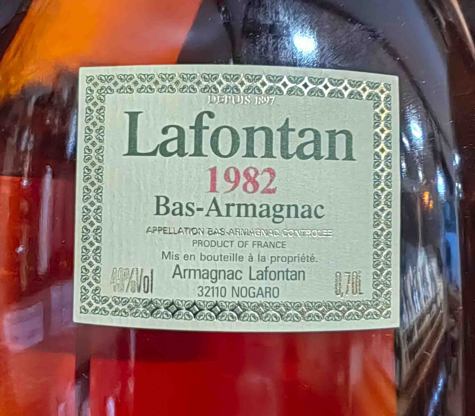 Этикетка Арманьяк Лафонтан Миллезиме 1982 в подарочной деревянной упаковке креп 40%, емк 0,7л