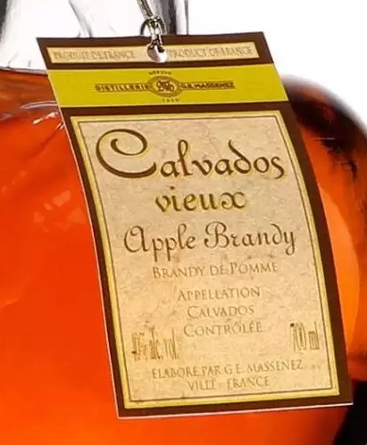 Этикетка Кальвадос "Кальвадос Выдержанный "Пленное Яблоко" в подарочной упаковке креп.40%, емк  0,7л