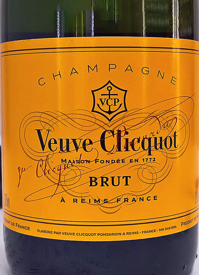 Шампанское Вдова Клико Брют, белое брют, 0.375 л - купить в Smart Wine Shop